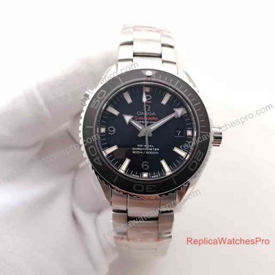 Swiss Replica Omega Seamaster Planet Ocean 600M Skyfall Watch 42mm